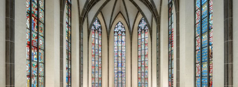 Innenaufnahme Kloster Königsfelden; Blick in den Chor mit den berühmten Glasfenstern aus dem Mittelalter.