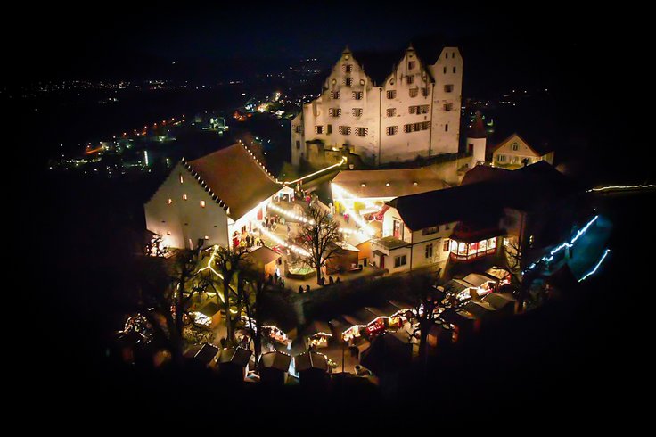 Luftaufnahme Weihnachtsmarkt Schloss Wildegg