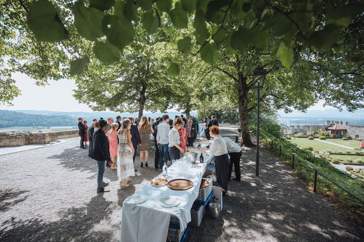 Catering mit Gästen im Südbastion auf Schloss Lenzburg