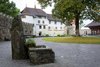 Schlosshof mit Brunnen von Schloss Hallwyl