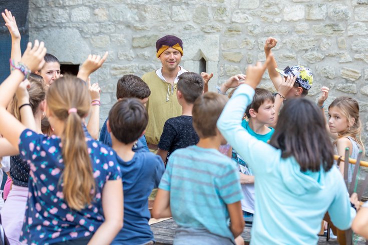 Führung "Gericht und Strafe" auf Schloss Lenzburg mit einer Schulklasse 