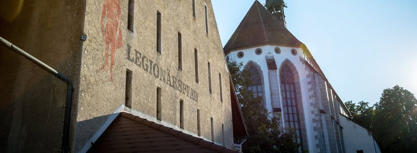 Die Klosterscheune der Klosterkirche beim Legionärspfad
