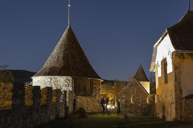 Rätseltour in der Nacht durchs dunkle Schloss Hallwyl (Nachtaufnahme)